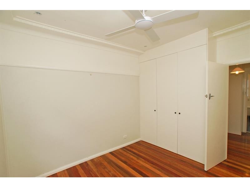 11 Lake Pde, East Corrimal NSW 2518