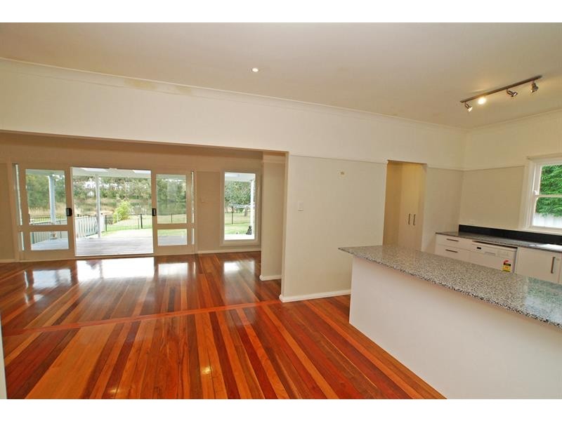 11 Lake Pde, East Corrimal NSW 2518