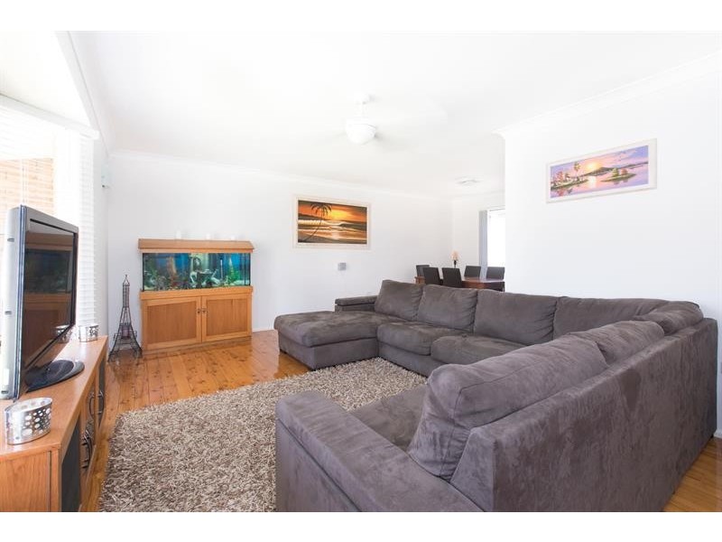 40 Edmund Ave, Figtree NSW 2525