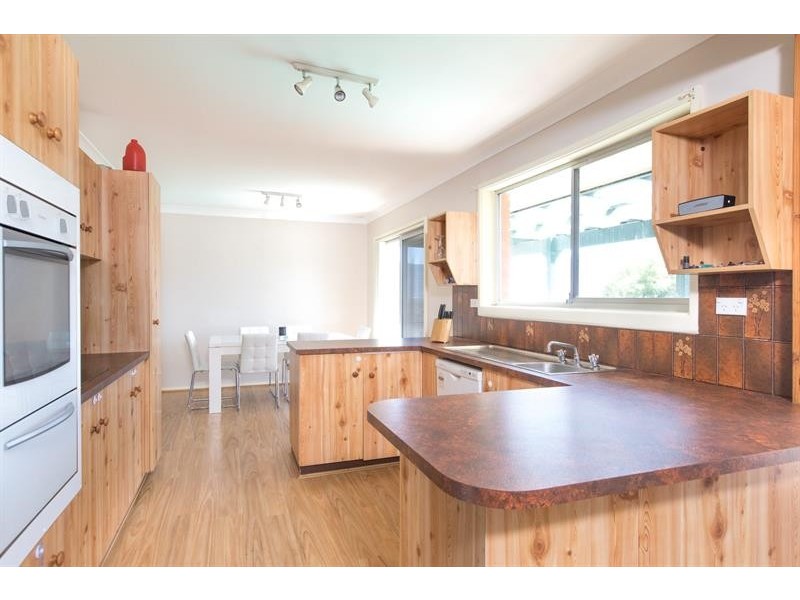 2 Kalang Ave, Kanahooka NSW 2530