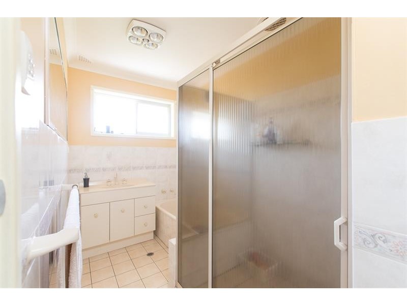 2 Kalang Ave, Kanahooka NSW 2530