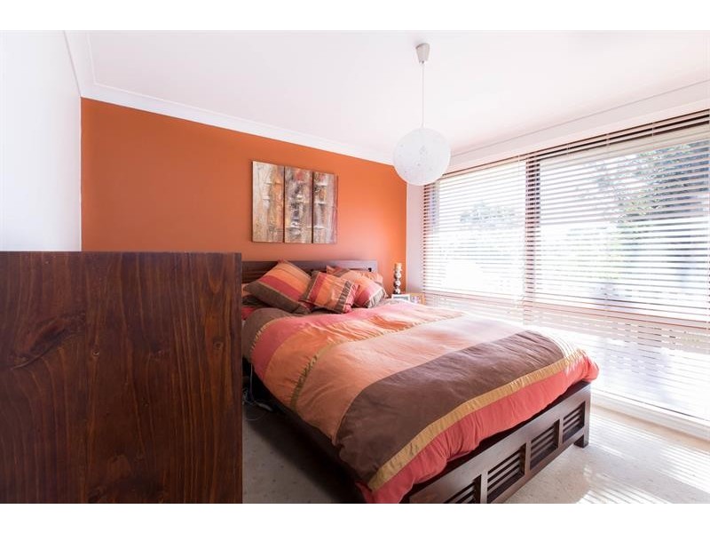 68 Iola Ave, Farmborough Heights NSW 2526