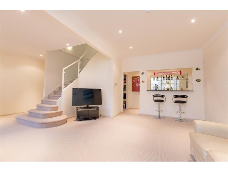 18 Ragamuffin Cct, Shell Cove NSW 2529