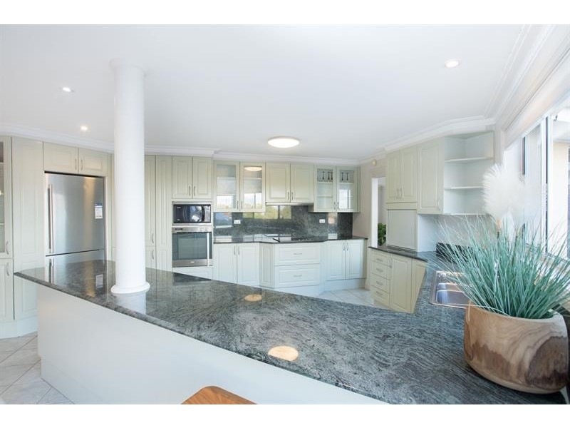 18 Ragamuffin Cct, Shell Cove NSW 2529