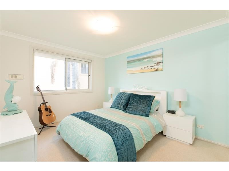 18 Ragamuffin Cct, Shell Cove NSW 2529