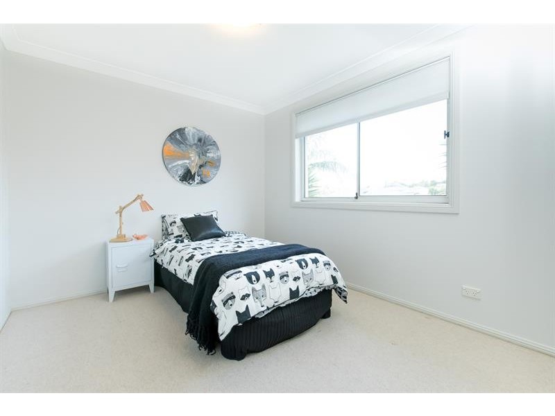 18 Ragamuffin Cct, Shell Cove NSW 2529