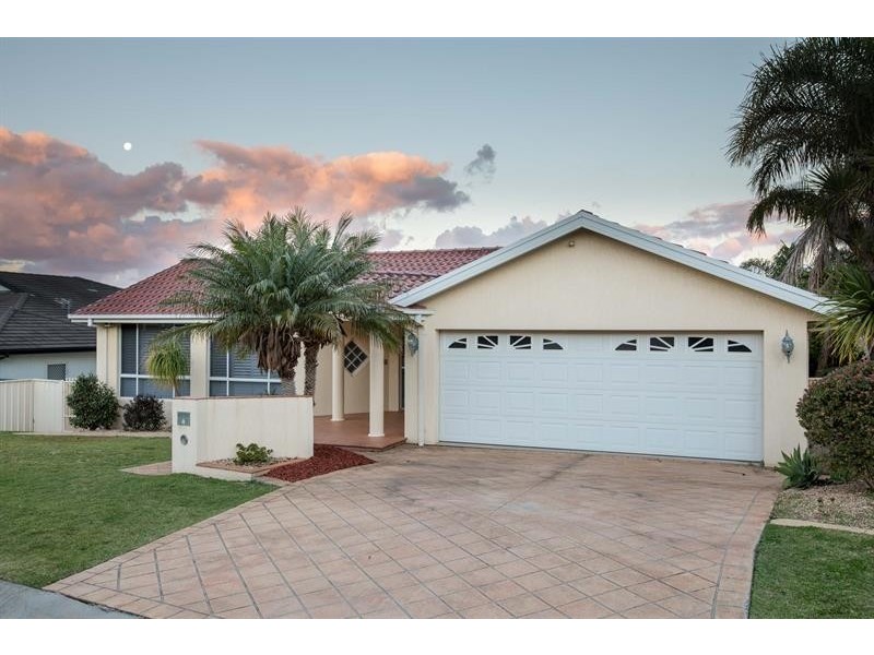 18 Ragamuffin Cct, Shell Cove NSW 2529