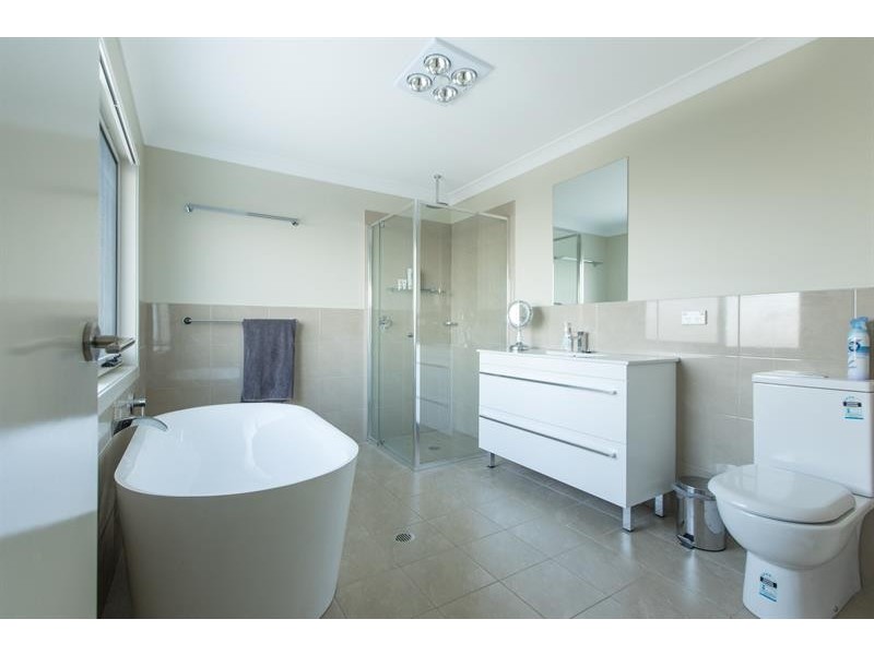 18 Francis Rd, Flinders NSW 2529