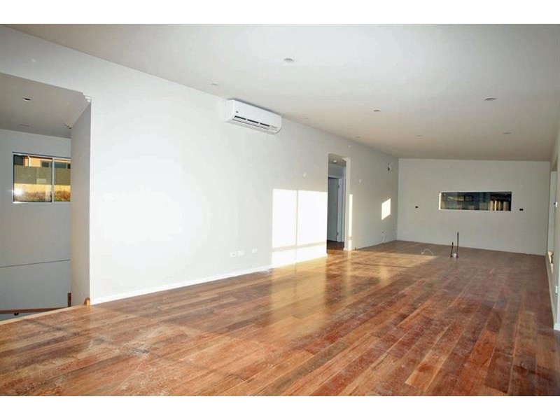 14 Chaplin Pl, Albion Park NSW 2527