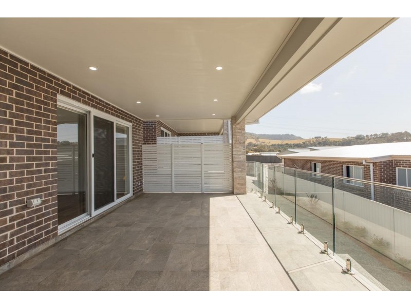 16 Chaplin Place, Albion Park NSW 2527