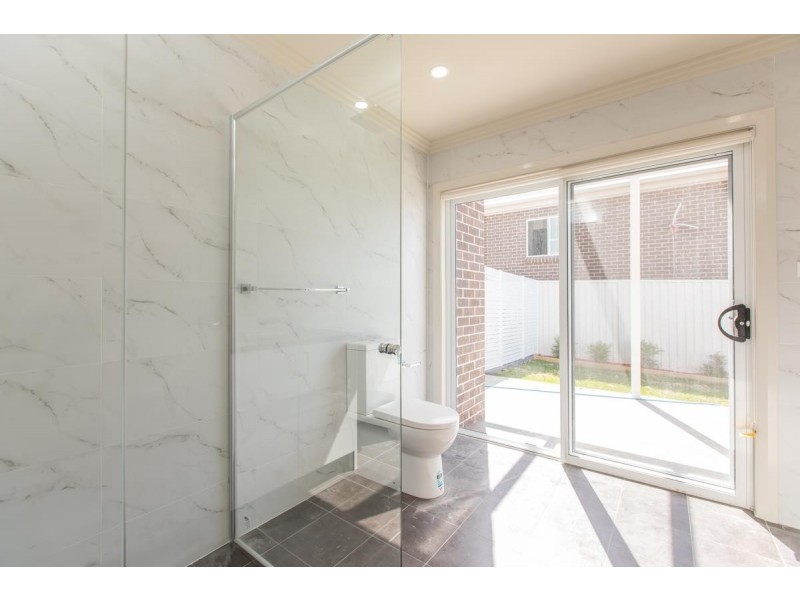 16 Chaplin Place, Albion Park NSW 2527