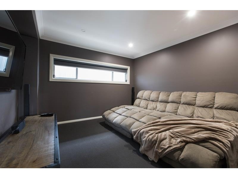 13 Elizabeth  Cct, Flinders NSW 2529