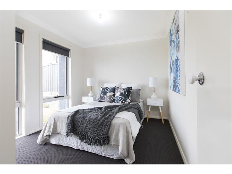 13 Elizabeth  Cct, Flinders NSW 2529