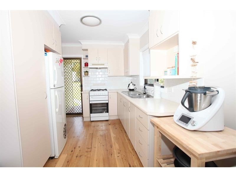 59 Cassia St, Barrack Heights NSW 2528