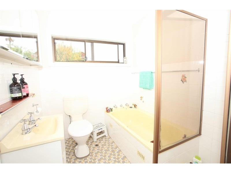 59 Cassia St, Barrack Heights NSW 2528