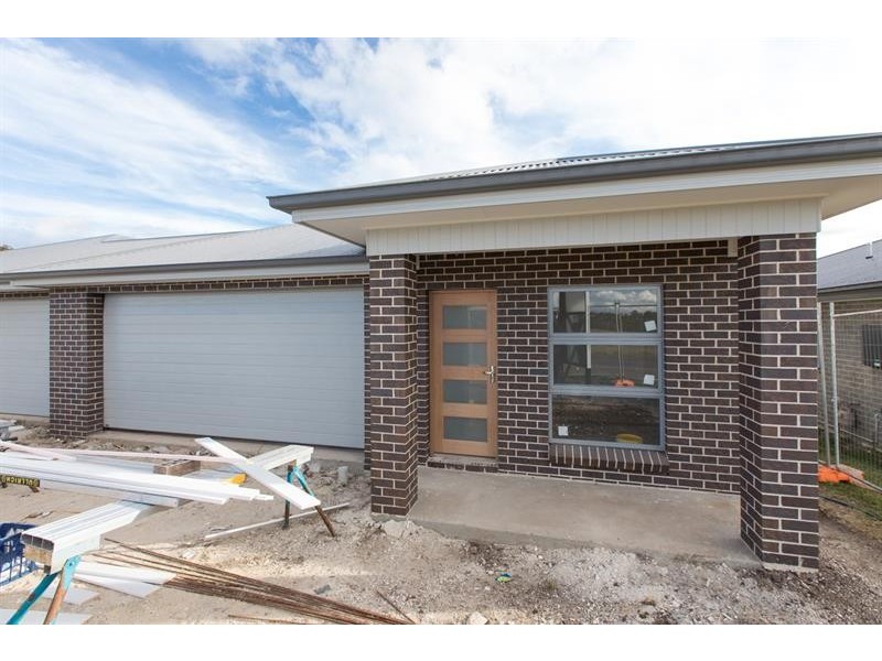 2/48 Yellow Rock  Rd, Tullimbar NSW 2527