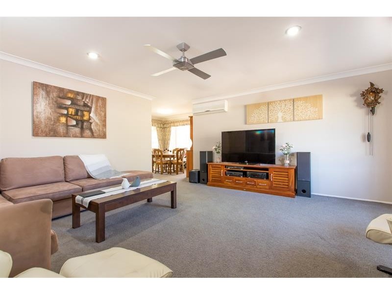25 Barcoo Cct, Albion Park NSW 2527