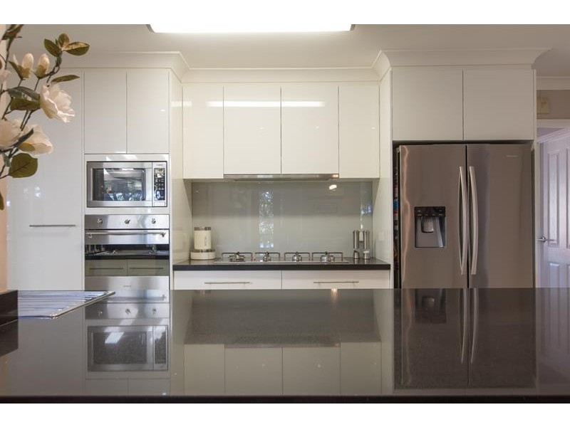 25 Barcoo Cct, Albion Park NSW 2527