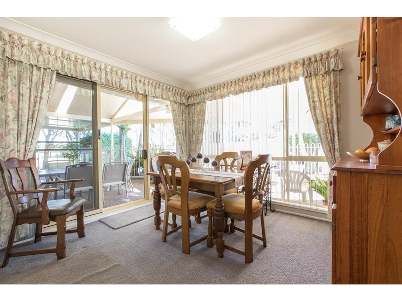 25 Barcoo Cct, Albion Park NSW 2527