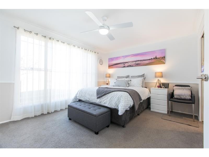 25 Barcoo Cct, Albion Park NSW 2527