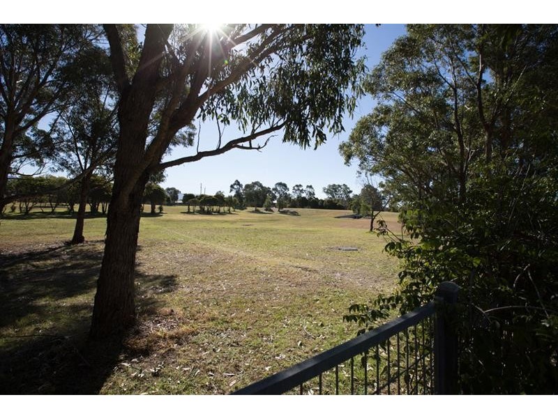 25 Barcoo Cct, Albion Park NSW 2527