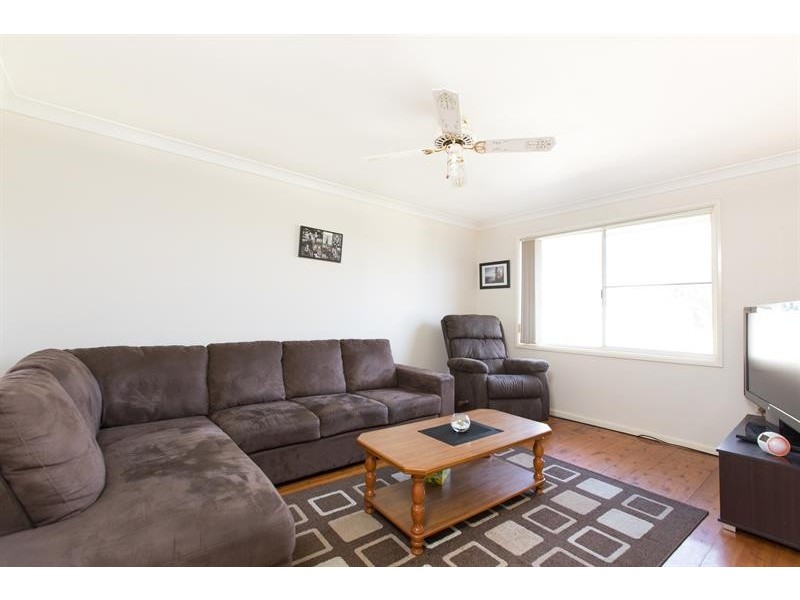 57 Griffiths Street, Oak Flats NSW 2529
