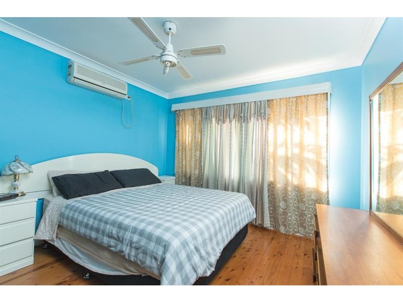 57 Griffiths Street, Oak Flats NSW 2529