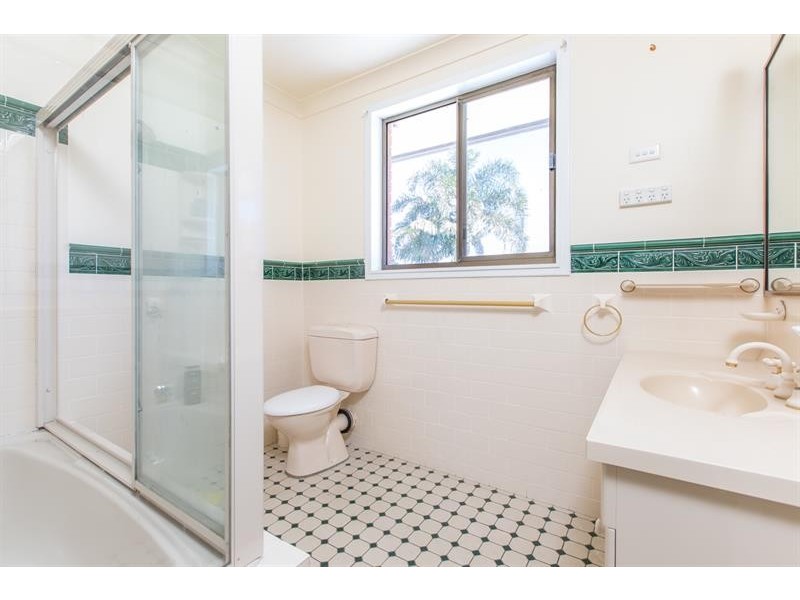 110 Windang Rd, Primbee NSW 2502