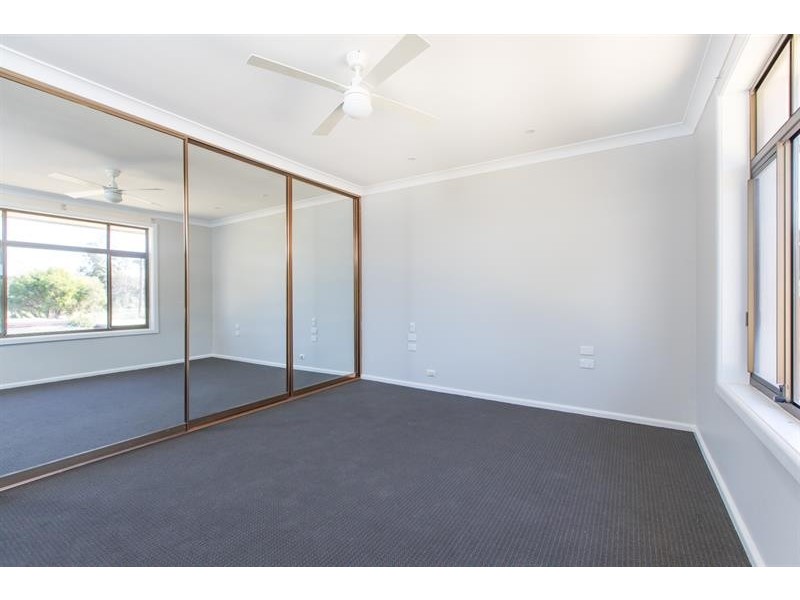 110 Windang Rd, Primbee NSW 2502