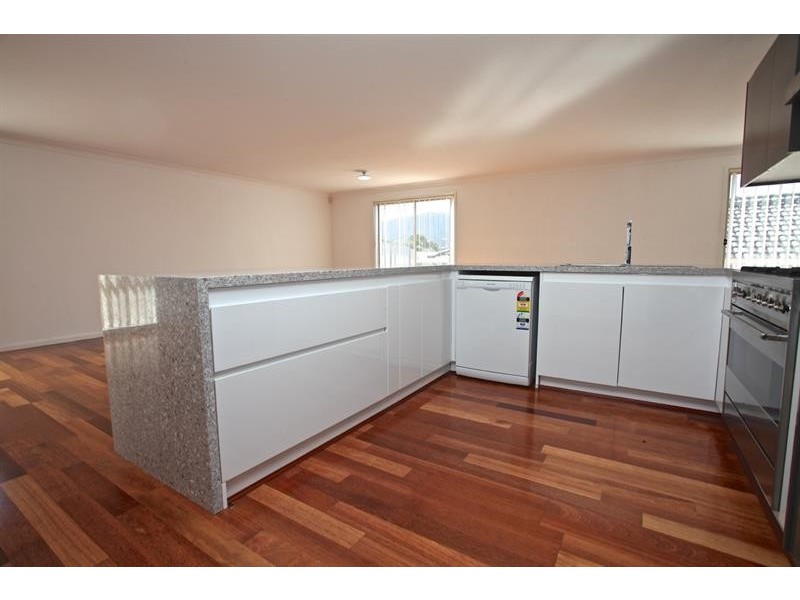 18 Melrose Way, Horsley NSW 2530