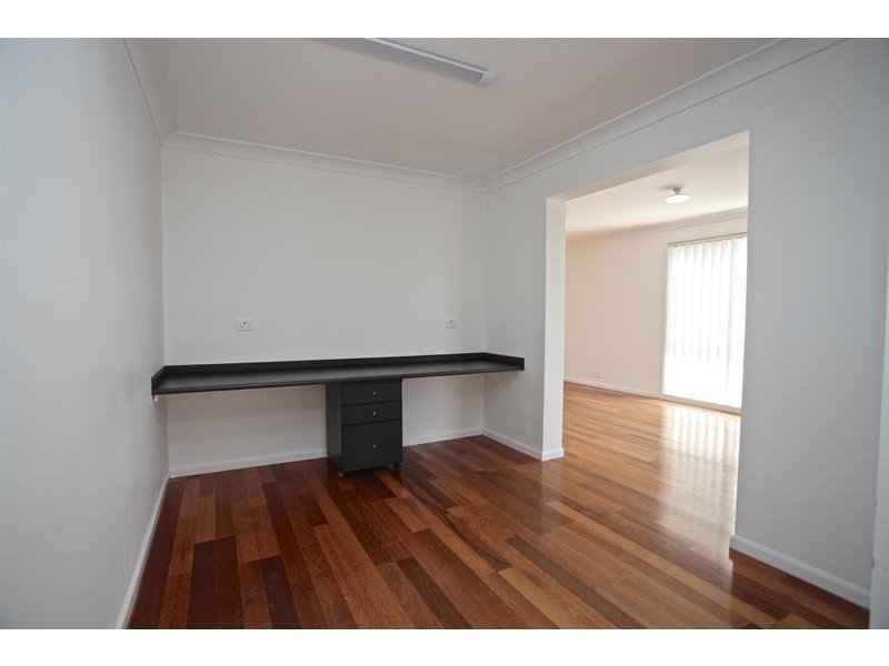 18 Melrose Way, Horsley NSW 2530
