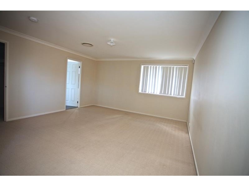 18 Melrose Way, Horsley NSW 2530