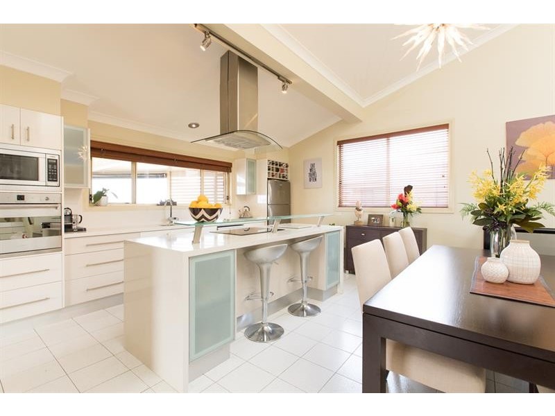 15a Outlook Dr, Figtree NSW 2525