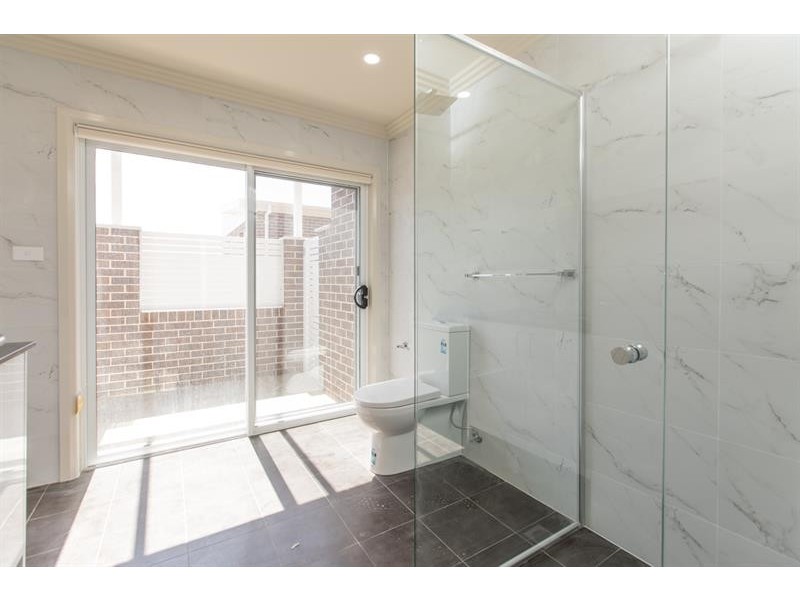 14 Chaplin Place, Albion Park NSW 2527