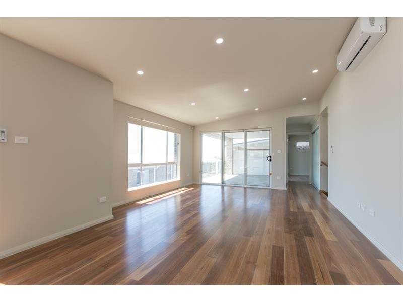 14 Chaplin Place, Albion Park NSW 2527