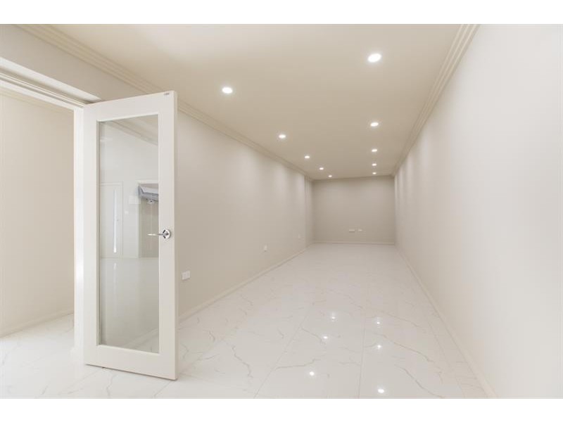 16 Chaplin Place, Albion Park NSW 2527