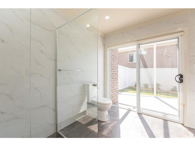 16 Chaplin Place, Albion Park NSW 2527