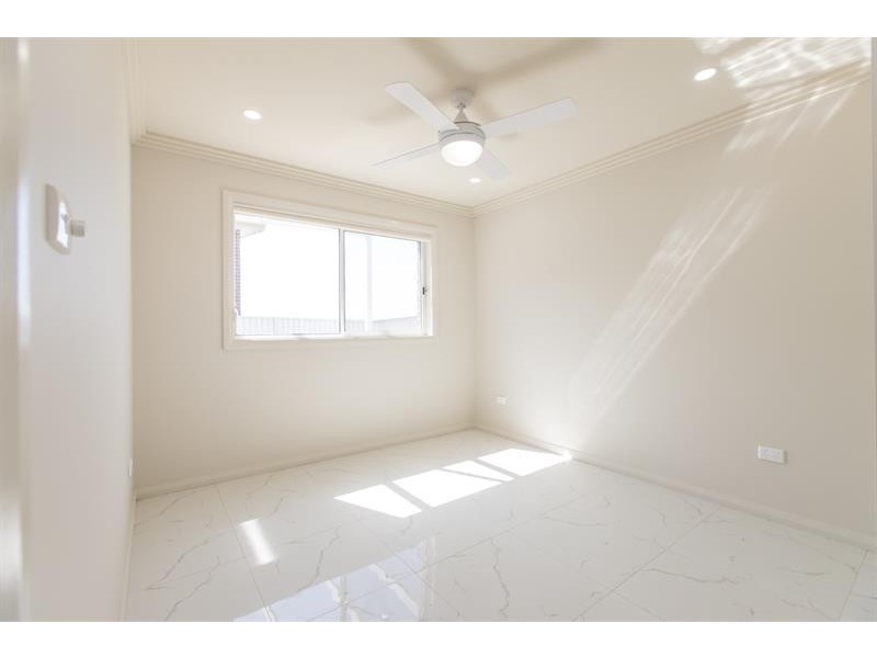 16 Chaplin Place, Albion Park NSW 2527