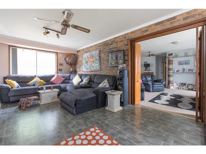 39 Goolagong St, Avondale NSW 2530