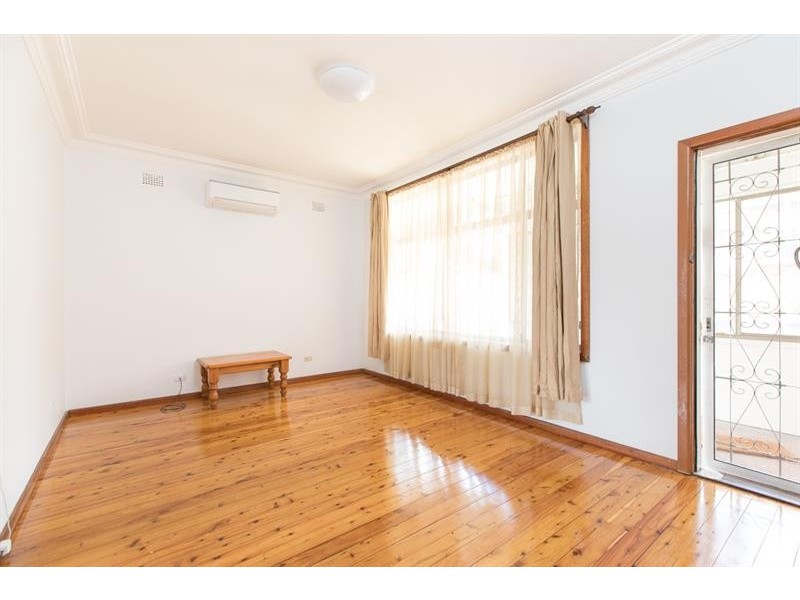 40 Beatus  Street, Unanderra NSW 2526