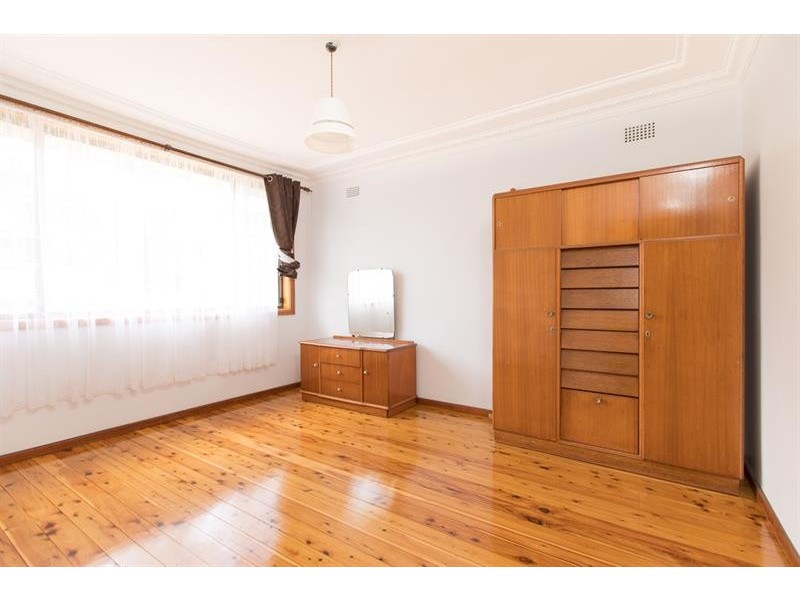 40 Beatus  Street, Unanderra NSW 2526