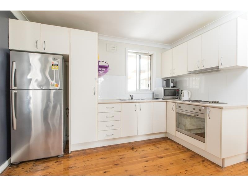 8 Devon Street, Berkeley NSW 2506