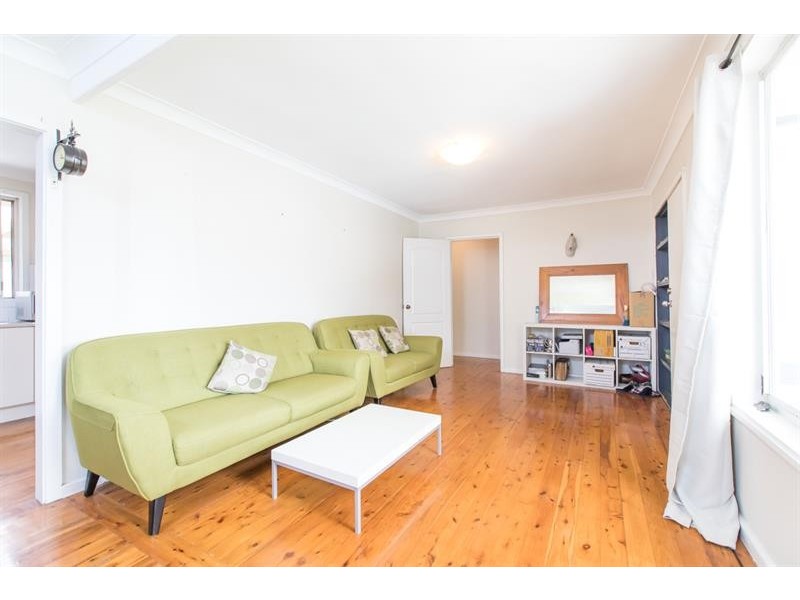 8 Devon Street, Berkeley NSW 2506