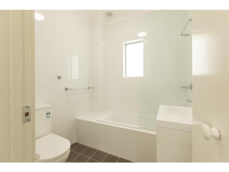 1/125 Lake Entrance Road, Barrack Heights NSW 2528