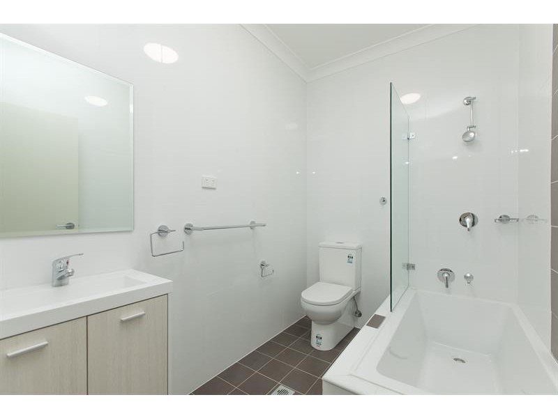 15/125 Lake Entrance Rd, Barrack Heights NSW 2528