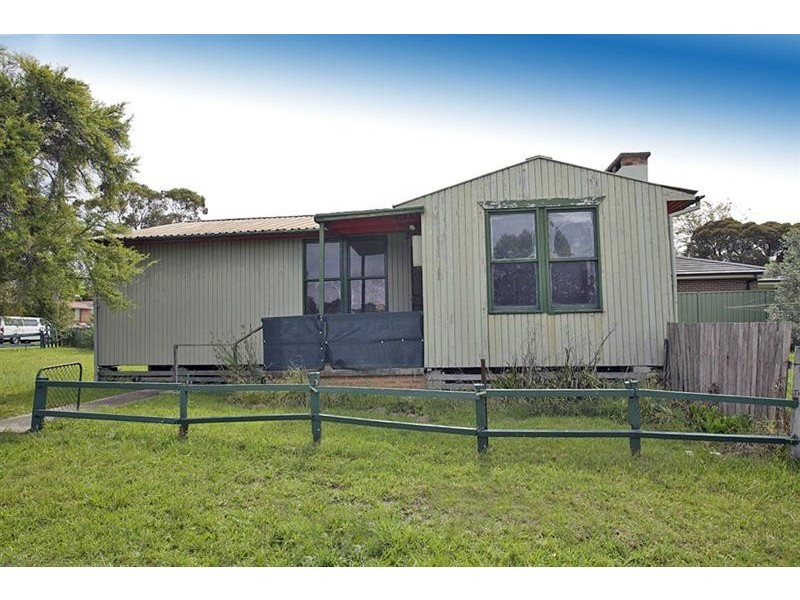 22 Barellan Ave, Dapto NSW 2530