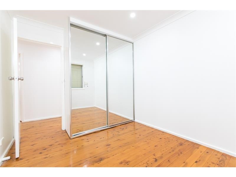 15 Whitemore Ave, Georges Hall NSW 2198