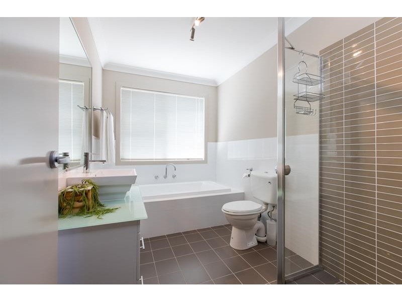 8 Haddin Rd, Flinders NSW 2529