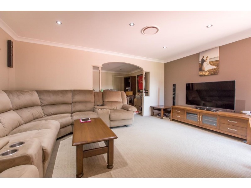 6 Dudgeon St, Albion Park NSW 2527