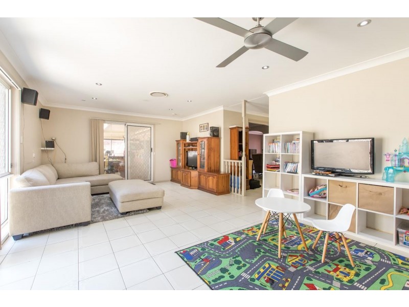 6 Dudgeon St, Albion Park NSW 2527